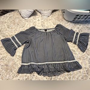 Blue & White XL Women’s New Direction top, smoke free home. used